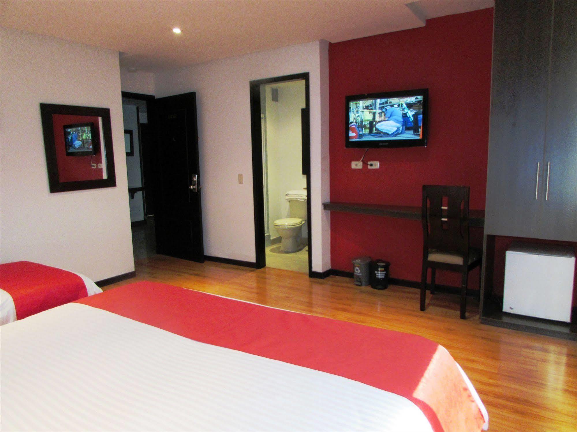 Hotel American Deluxe Bogota Bagian luar foto